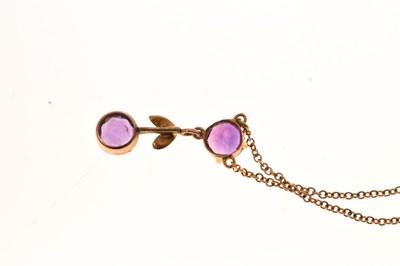 Lot 37 - Victorian amethyst and seed pearl yellow metal pendant necklace