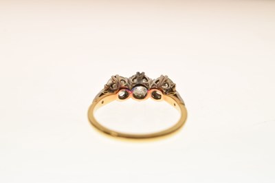 Lot 7 - 18ct yellow gold three-stone diamond ring