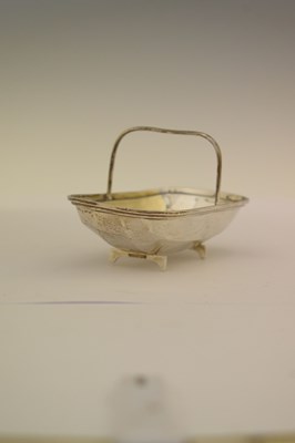 Lot 94 - George V silver novelty bonbon dish or table salt in the form of a Sussex trug