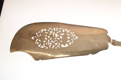 Lot 103 - George IV silver fiddle pattern fish slice