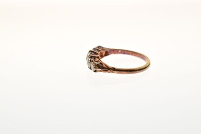 Lot 8 - Late 19th century diamond yellow metal ring, five graduated old cut diamonds