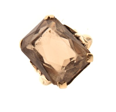 Lot 3 - 9ct gold smoky quartz ring