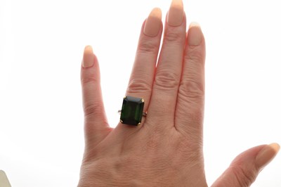 Lot 17 - Green tourmaline and diamond 18ct yellow gold and platinum set ring