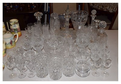 Lot 518 - Sundry glassware