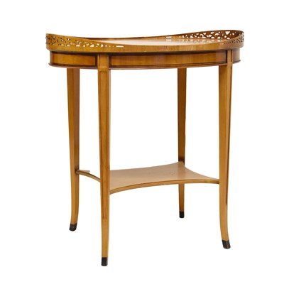 Lot 494 - Early 20th century American satinwood oval occasional table - Hura, Grand Rapids (USA)