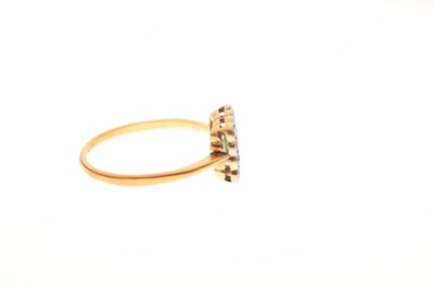 Lot 19 - Early 20th century emerald and diamond yellow gold and platinum set cluster ring