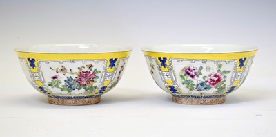 Lot 418 - Pair of yellow ground Chinese bowls