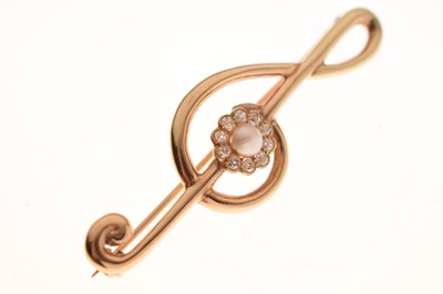 Lot 40 - 9ct gold treble clef brooch