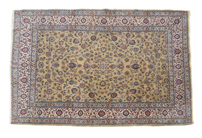 Lot 422 - Middle Eastern (Persian) wool rug or carpet