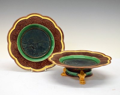 Lot 462 - Wedgwood plate and stand