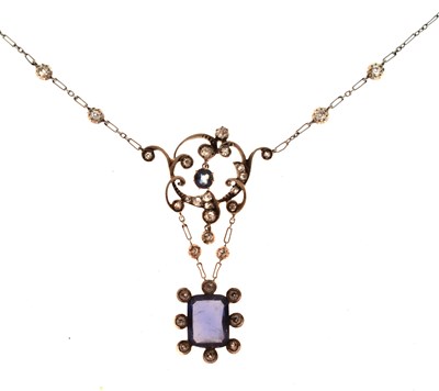 Lot 49 - Late Victorian / Edwardian sapphire and diamond garland style pendant necklace
