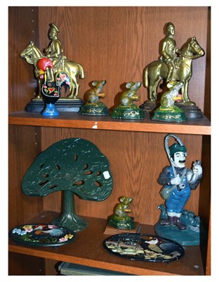 Lot 668 - Group of metal ware