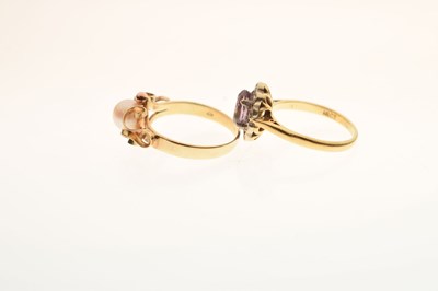 Lot 42 - Amethyst and diamond cluster ring and a cultured pearl yellow metal dress ring