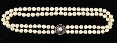 Lot 74 - Uniform two row cultured pearl necklace