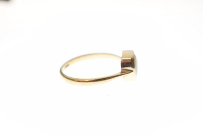 Lot 34 - Opal cabochon ring