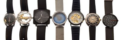 Lot 141 - Box of various watches