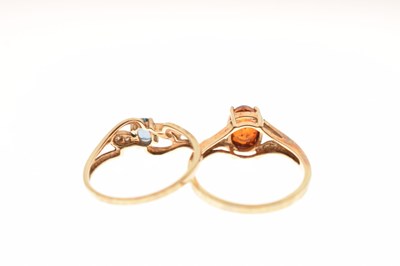 Lot 82 - Amber 9ct gold ring and an alexandrite and diamond 9ct gold dress ring