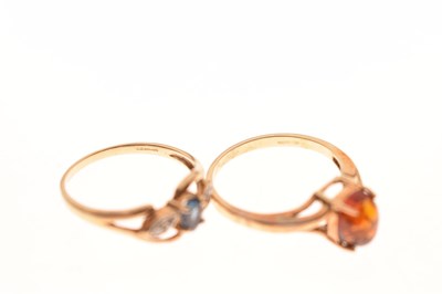 Lot 82 - Amber 9ct gold ring and an alexandrite and diamond 9ct gold dress ring