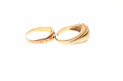 Lot 84 - 9ct gold gypsy set garnet ring