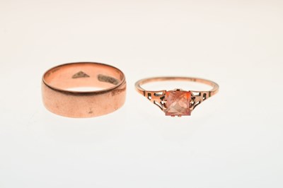 Lot 76 - Early 20th century orange-coloured sapphire rose gold ring