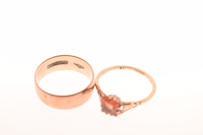 Lot 76 - Early 20th century orange-coloured sapphire rose gold ring