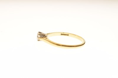 Lot 5 - 18ct gold diamond single stone ring