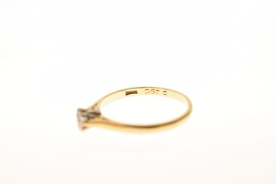 Lot 5 - 18ct gold diamond single stone ring