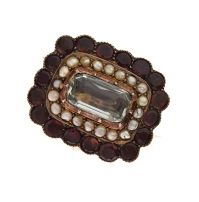 Lot 62 - Victorian mourning brooch