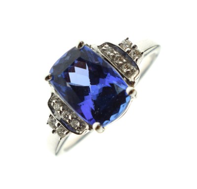 Lot 15 - Tanzanite and diamond 18ct white gold ring