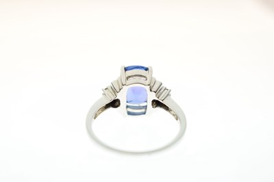 Lot 15 - Tanzanite and diamond 18ct white gold ring