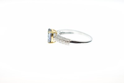 Lot 54 - 18ct white gold 'Chameleon' tanzanite and diamond ring