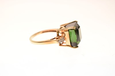 Lot 58 - 9ct gold, green tourmaline (12ct) and diamond ring