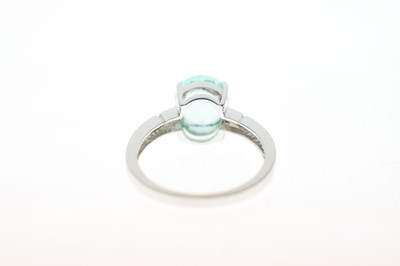 Lot 30 - Paraiba tourmaline and diamond 18ct white gold dress ring