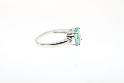 Lot 30 - Paraiba tourmaline and diamond 18ct white gold dress ring