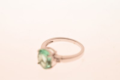 Lot 30 - Paraiba tourmaline and diamond 18ct white gold dress ring