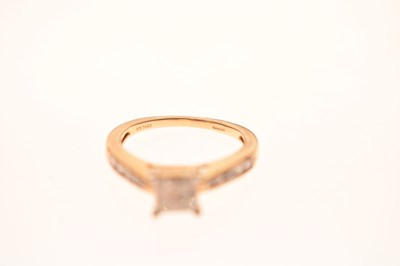 Lot 16 - 9ct gold and diamond 'Tomas Rae' ring