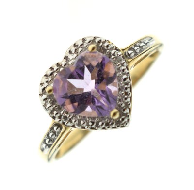 Lot 89 - Three heart-shaped 9ct gold rings