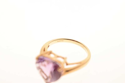 Lot 89 - Three heart-shaped 9ct gold rings