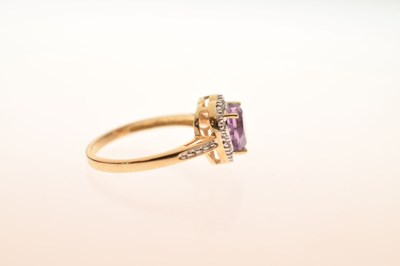 Lot 89 - Three heart-shaped 9ct gold rings