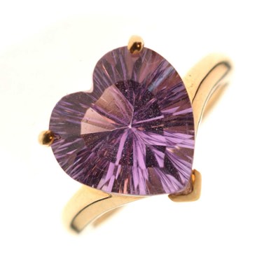 Lot 89 - Three heart-shaped 9ct gold rings