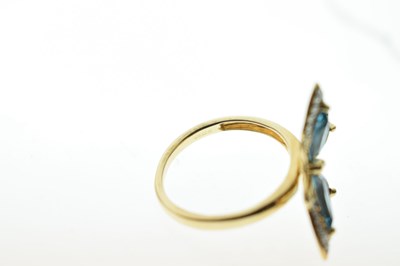 Lot 72 - Gem-set butterfly 9ct gold ring