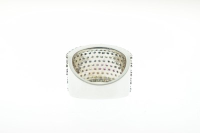 Lot 28 - Fancy coloured sapphire and diamond multi-stone 18ct white gold ring