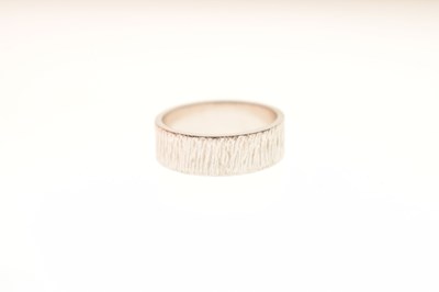 Lot 95 - 18ct white gold wedding band