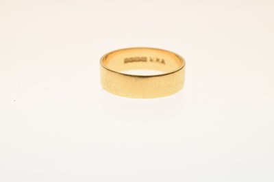 Lot 96 - 18ct gold flat-top wedding band