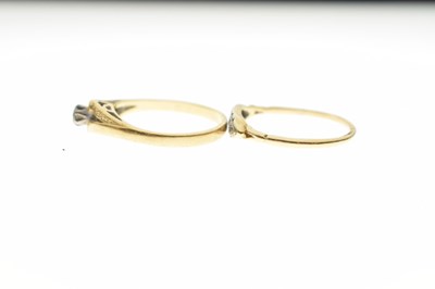 Lot 75 - 18ct gold single-stone diamond ring