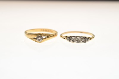 Lot 75 - 18ct gold single-stone diamond ring