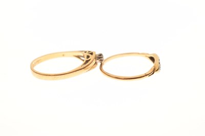 Lot 75 - 18ct gold single-stone diamond ring