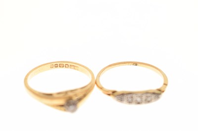 Lot 75 - 18ct gold single-stone diamond ring