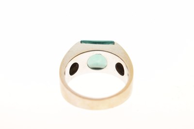 Lot 48 - Green tourmaline 18ct white gold ring