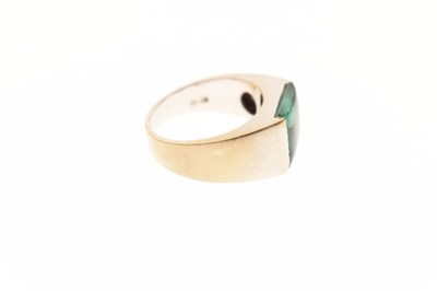Lot 48 - Green tourmaline 18ct white gold ring